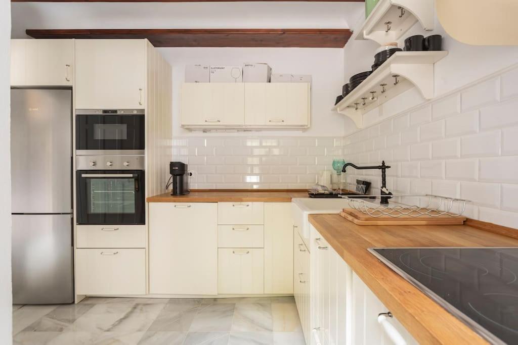 Stylish Spanish 3 Bd Townhouse On The Golden Mile * Marbella